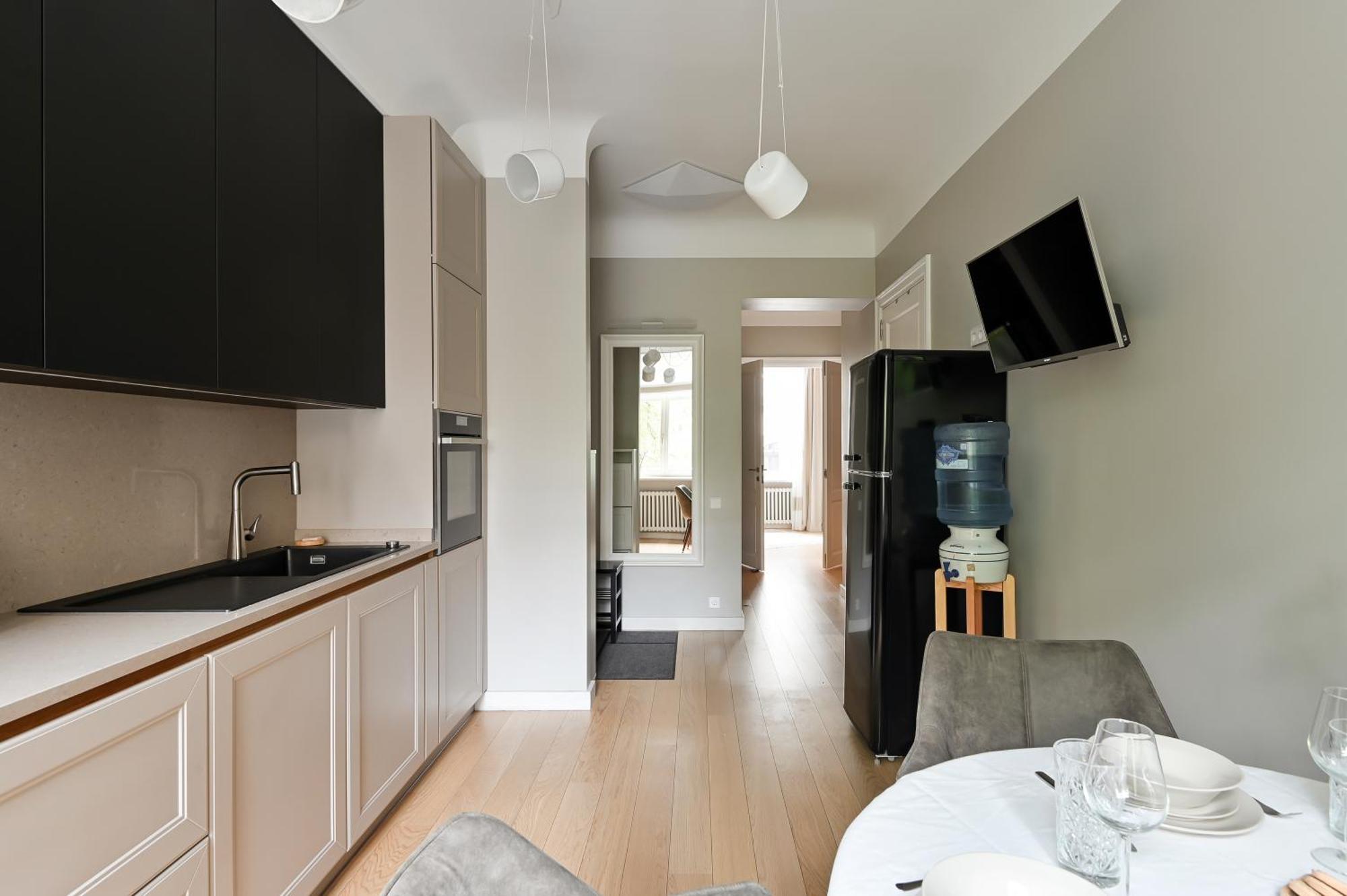 Modern 2-Bdrm Centre Apartment Riga Buitenkant foto