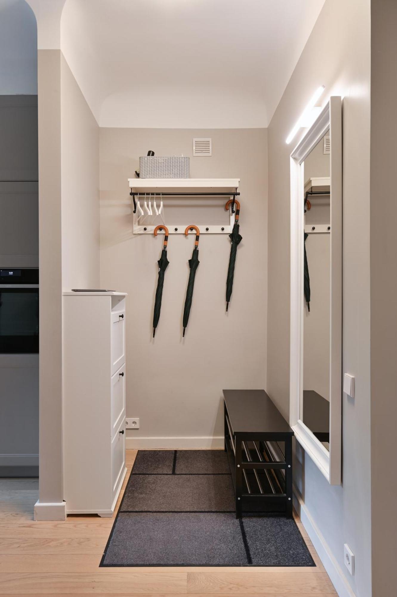 Modern 2-Bdrm Centre Apartment Riga Buitenkant foto